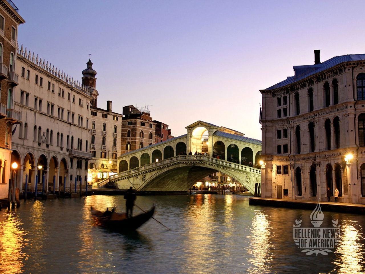 Rialto-Bridge-Venice-Italy