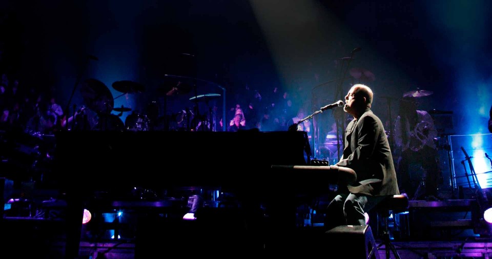 Review Billy Joel Charms At Madison Square Garden For 70th Show