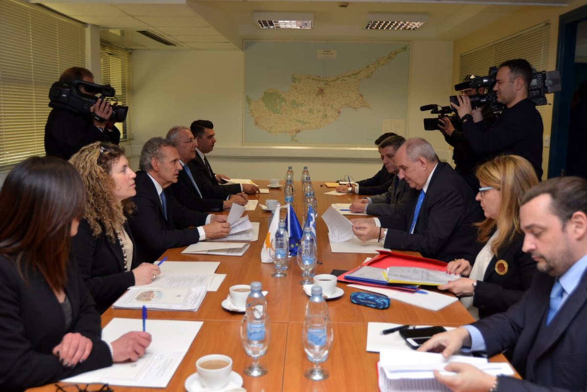 Στη Λευκωσία, η πρώτη συνάντηση για το Μνημόνιο Συνεργασίας Ελλάδας και Κύπρου για θέματα αποδήμων