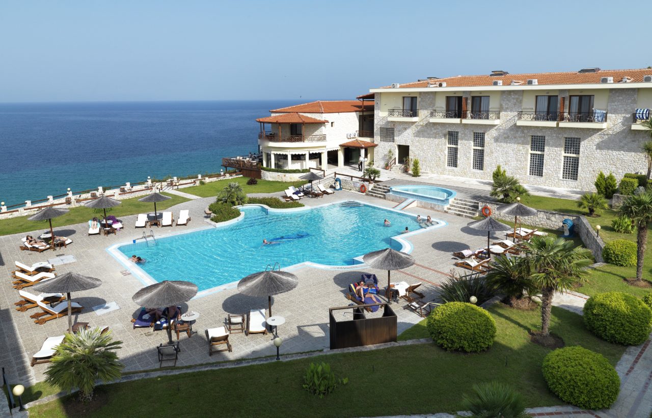 BLUE BAY HOTEL HALKIDIKI: SURROUNDED BY NATURAL BEAUTY