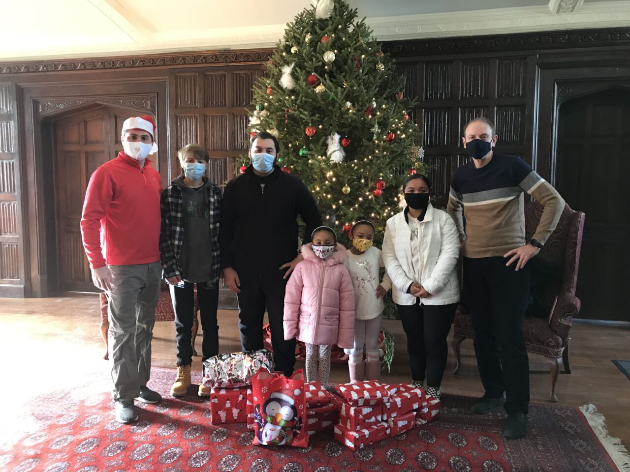 AHEPA Spreads Christmas Cheer at St. Basil’s
