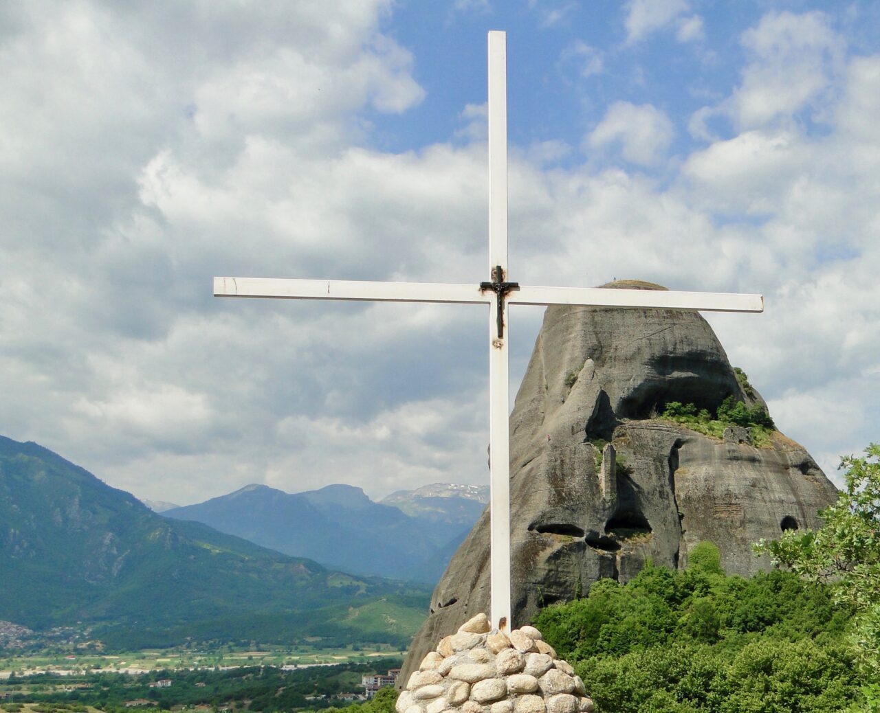 Meteora: a magical 14th century necessity
