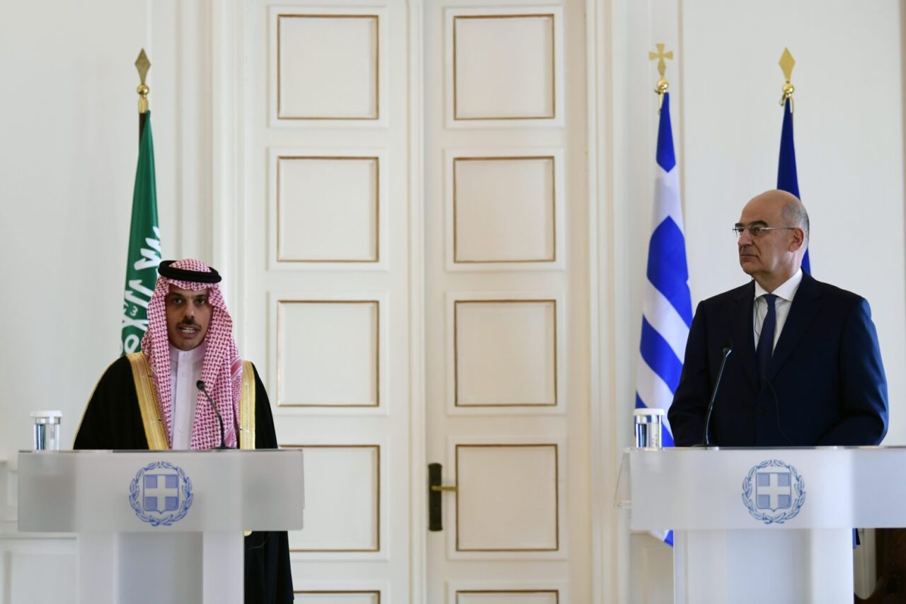 Greek, Saudi Arabian FMs discuss regional issues, investment opportunities at Athens meeting