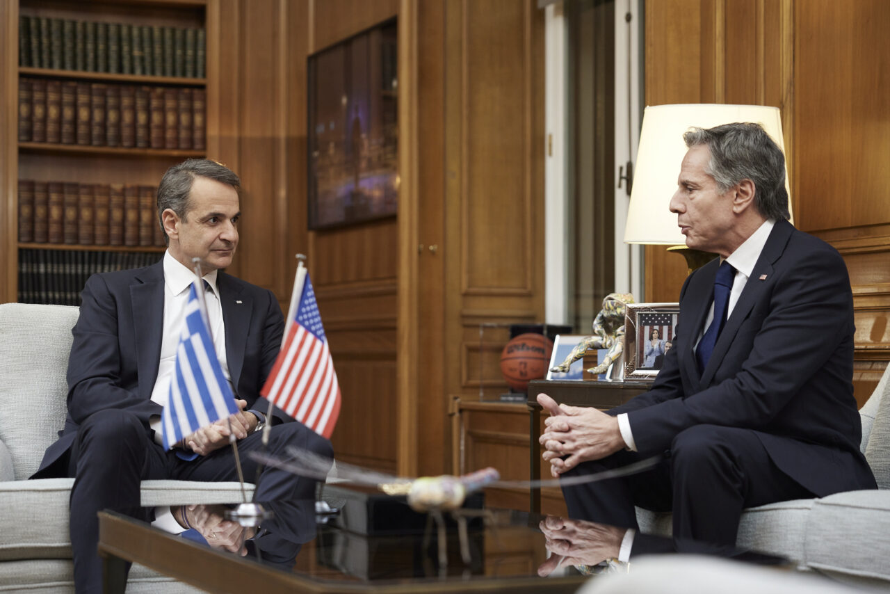 Greek PM Mitsotakis welcomes US Secretary of State Blinken at Maximos Mansion