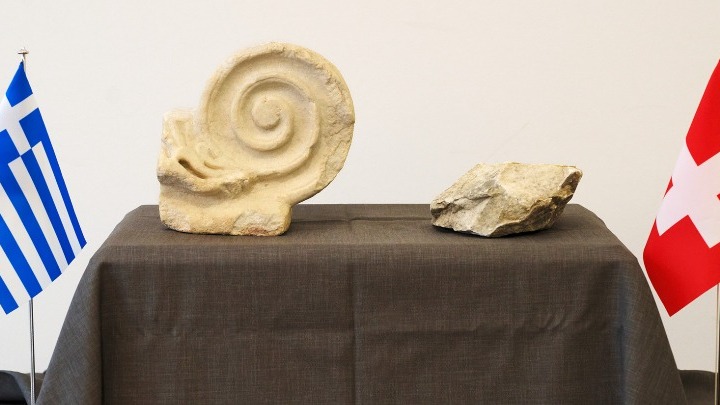 Das griechische Kulturministerium teilte mit, dass zwei Artefakte aus der Schweiz geborgen worden seien