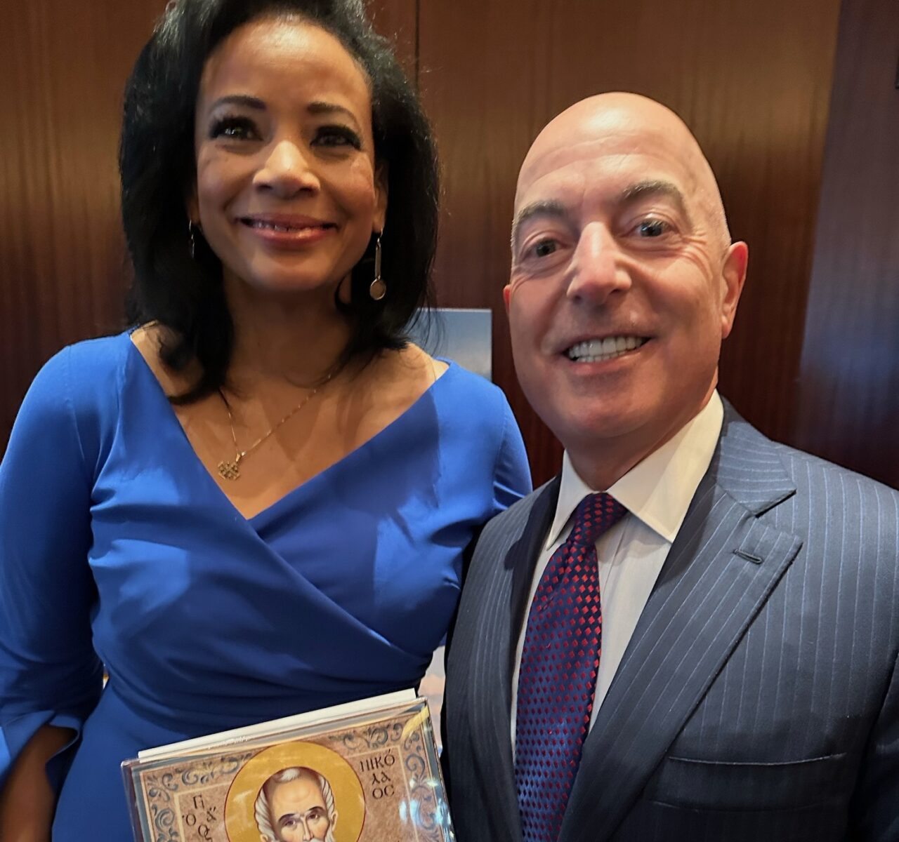 Fox National News Correspondent Lauren Green Receives Gift from Friends of St. Nicholas National Shrine Michael-Psaros-Lauren-Green