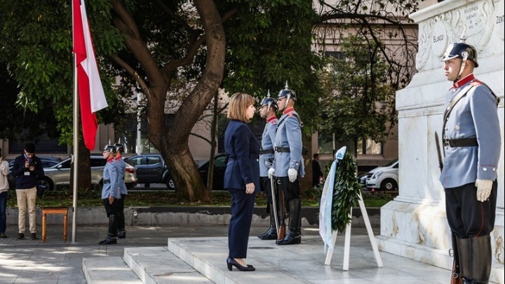 El presidente griego Sakellaropoulou se reúne con inmigrantes en Santiago de Chile – Portal de Grecia