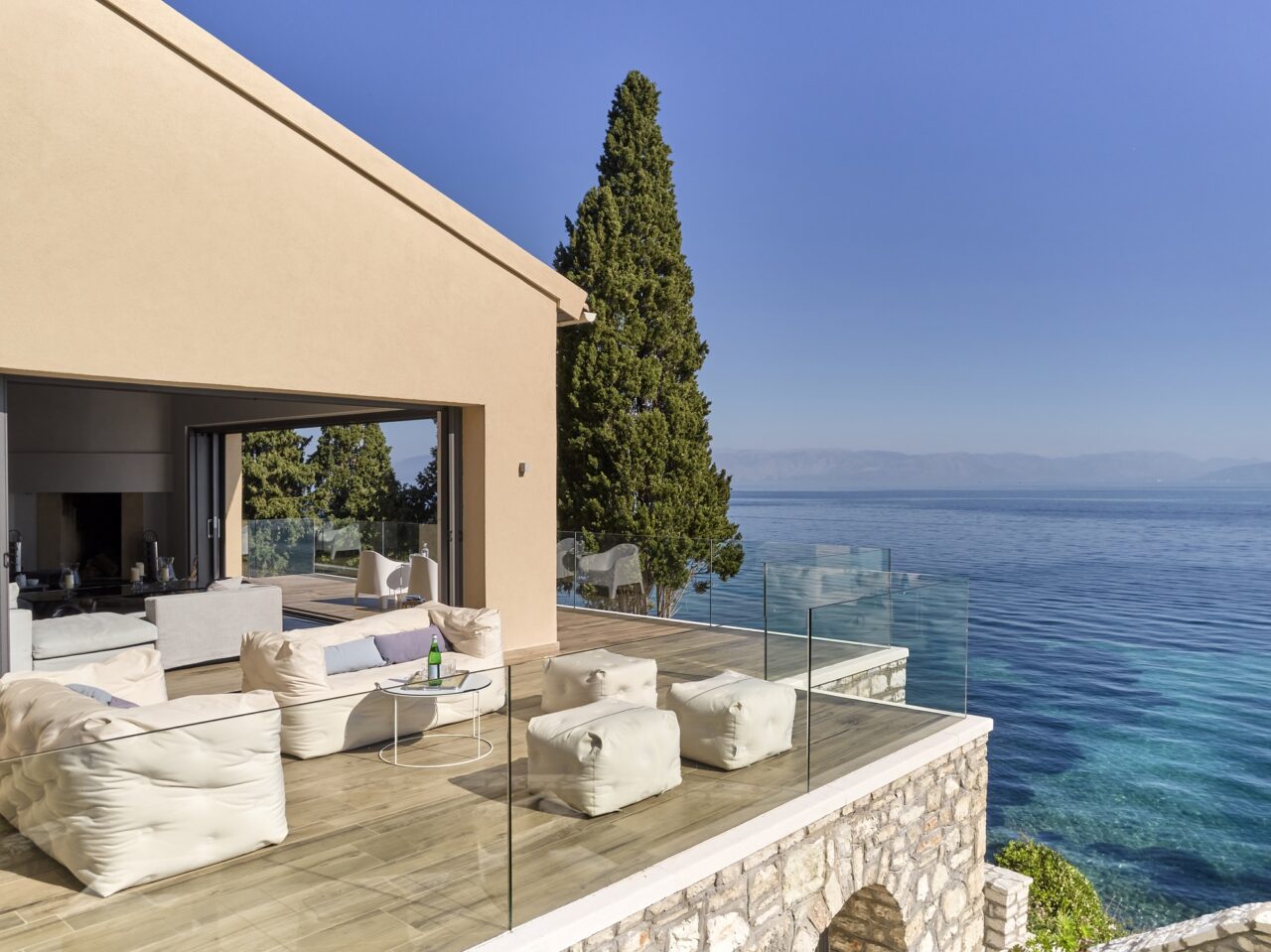 Forbes Global Properties: Μεγάλο διεθνές ενδιαφέρον για την αγορά premium ακινήτων στην Ελλάδα