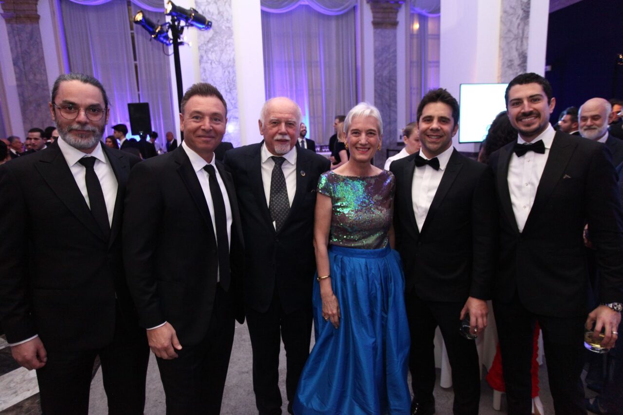 Hellenic Initiative’s “Dare to Dream” Gala Honors Dean and Marianne Metropoulos for Philanthropic Excellence Hellenic Initiative’s “Dare to Dream” Gala Honors Dean and Marianne Metropoulos for Philanthropic Excellence
