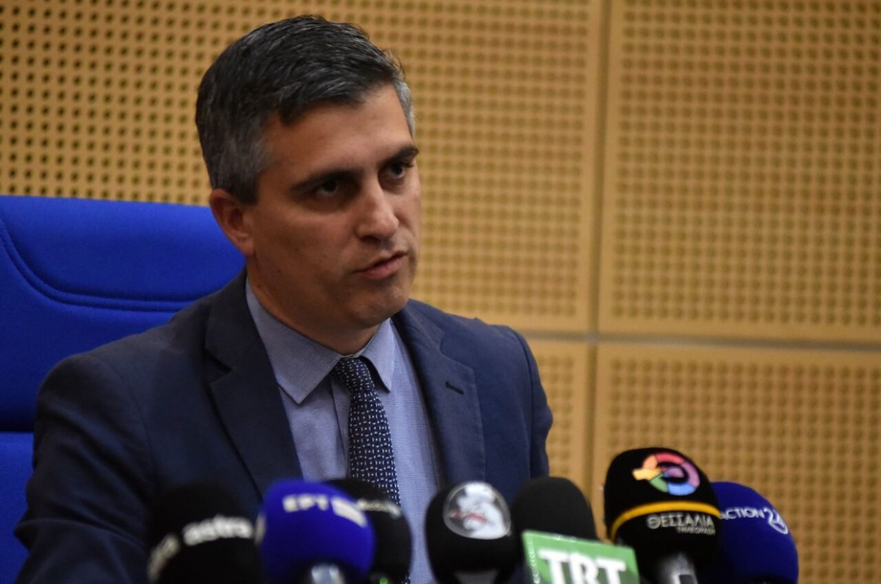 Λάρισα: Υπογράφτηκαν οι συμβάσεις για έργα αποκατάστασης του οδικού δικτύου της Θεσσαλίας για τις ζημιές των «Daniel» και «Elias»