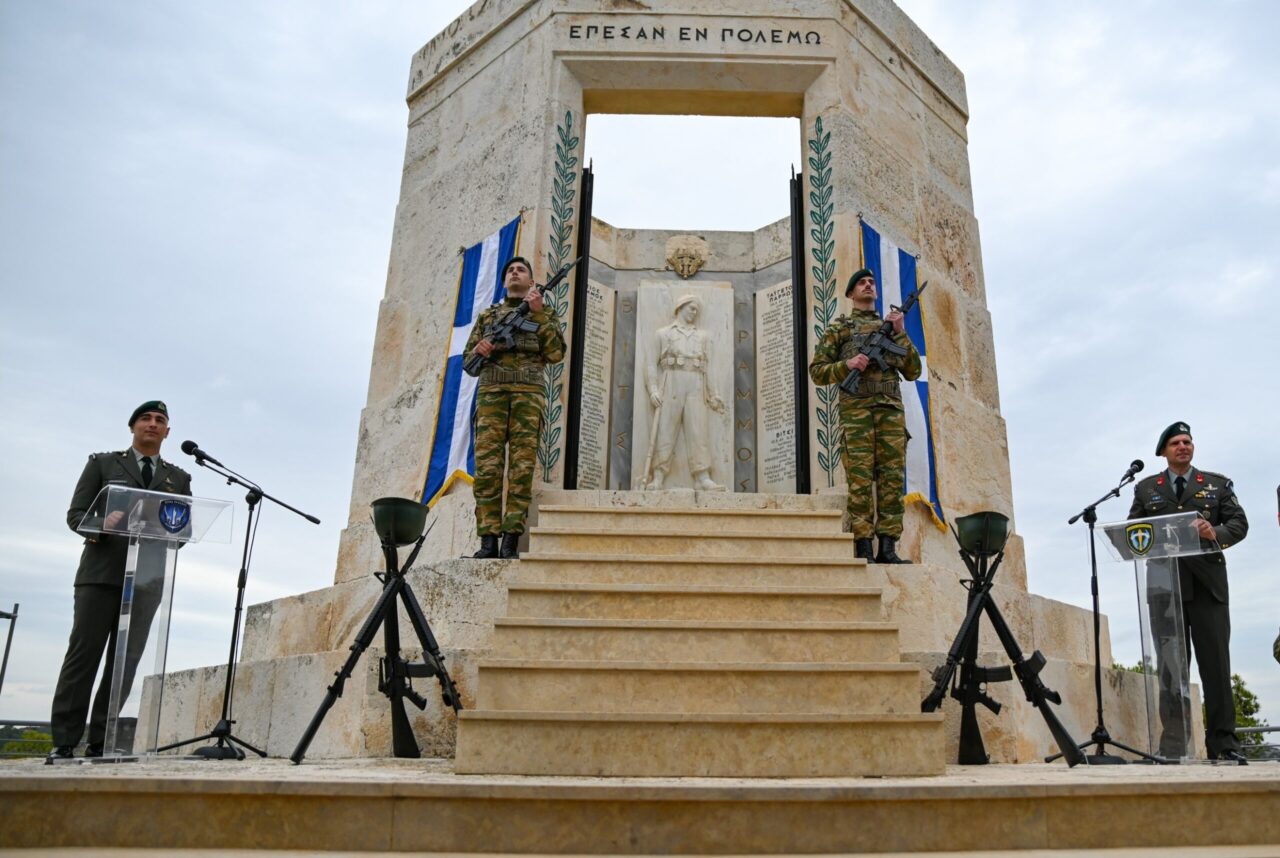 Ετήσιο μνημόσυνο πεσόντων Ιερολοχιτών και Καταδρομέων Ηρώο των ΛΟΚ