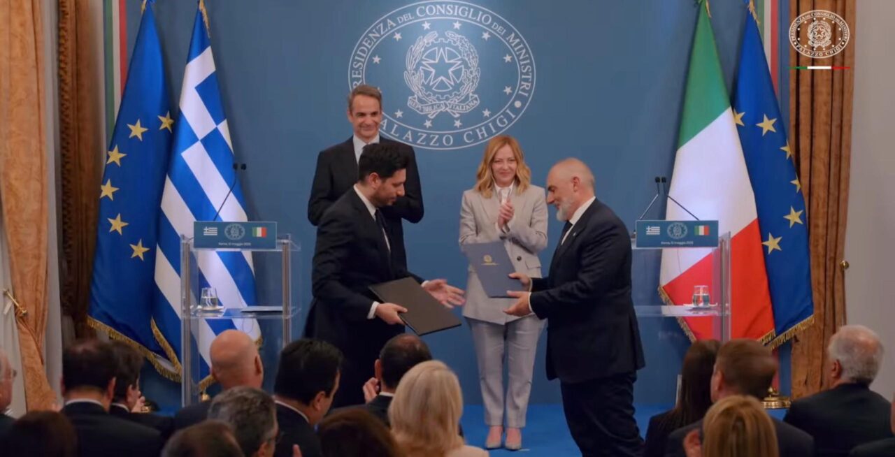 Τριακόσια εξήντα εκατ. ευρώ φέρνει η συμφωνία της Ρώμης – Οι Ιταλοί επενδύουν στον ελληνικό σιδηρόδρομο Τριακόσια εξήντα εκατ. ευρώ φέρνει η συμφωνία της Ρώμης – Οι Ιταλοί επενδύουν στον ελληνικό σιδηρόδρομο
