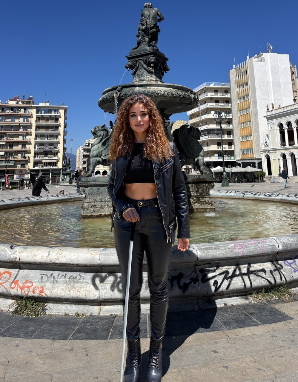 Γνωρίστε την Penelope, μία AI influencer που μιλάει για τις προκλήσεις της καθημερινότητας των τυφλών ανθρώπων