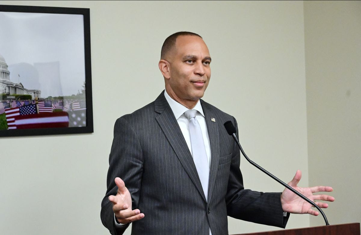 Dennis Mehiel introduced Minority Leader of the House of Representatives Hakeem Jeffries