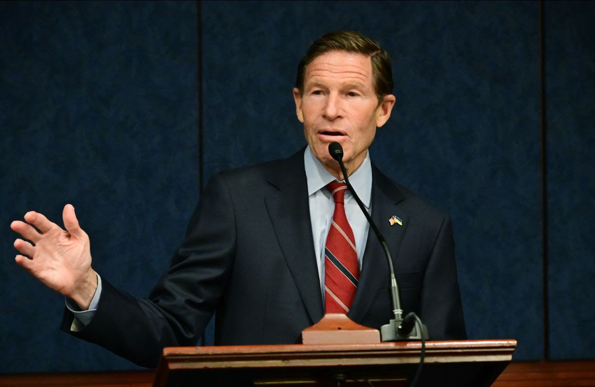 John Louizos introduced Senator Blumenthal
