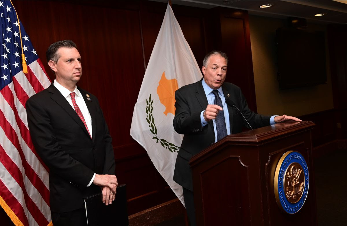 Rhode Island State Senator Lou Raptakis introduces Congressman Magaziner