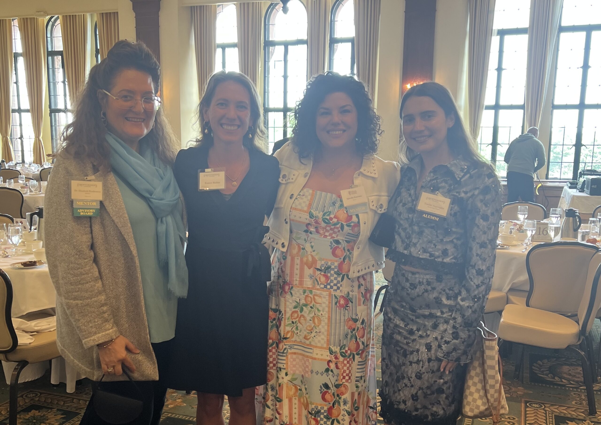 Greek-American scholarship recipients and mentors gathered at the 2025 PanHellenic Mentorship Luncheon in Chicago