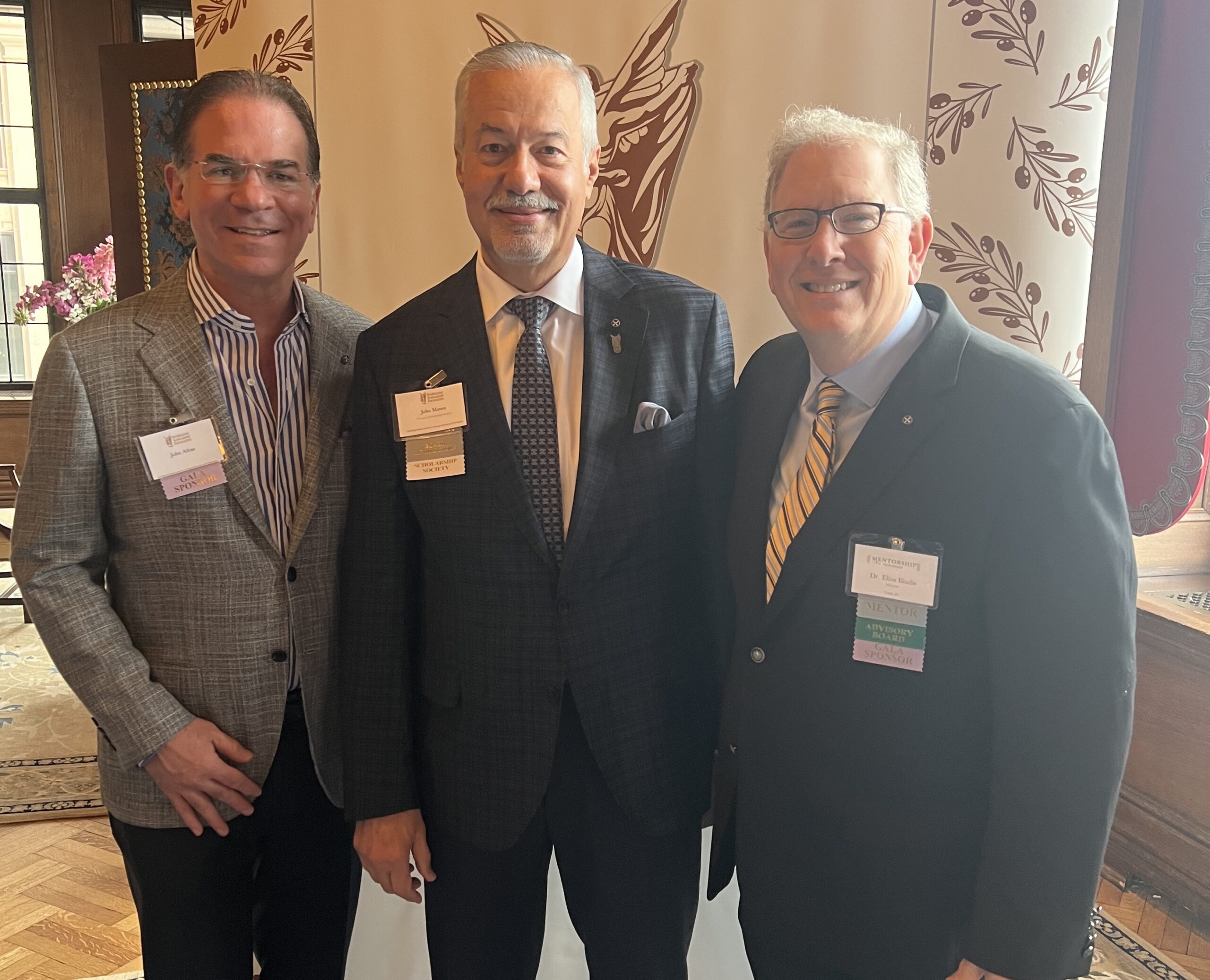Greek-American scholarship recipients and mentors gathered at the 2025 PanHellenic Mentorship Luncheon in Chicago