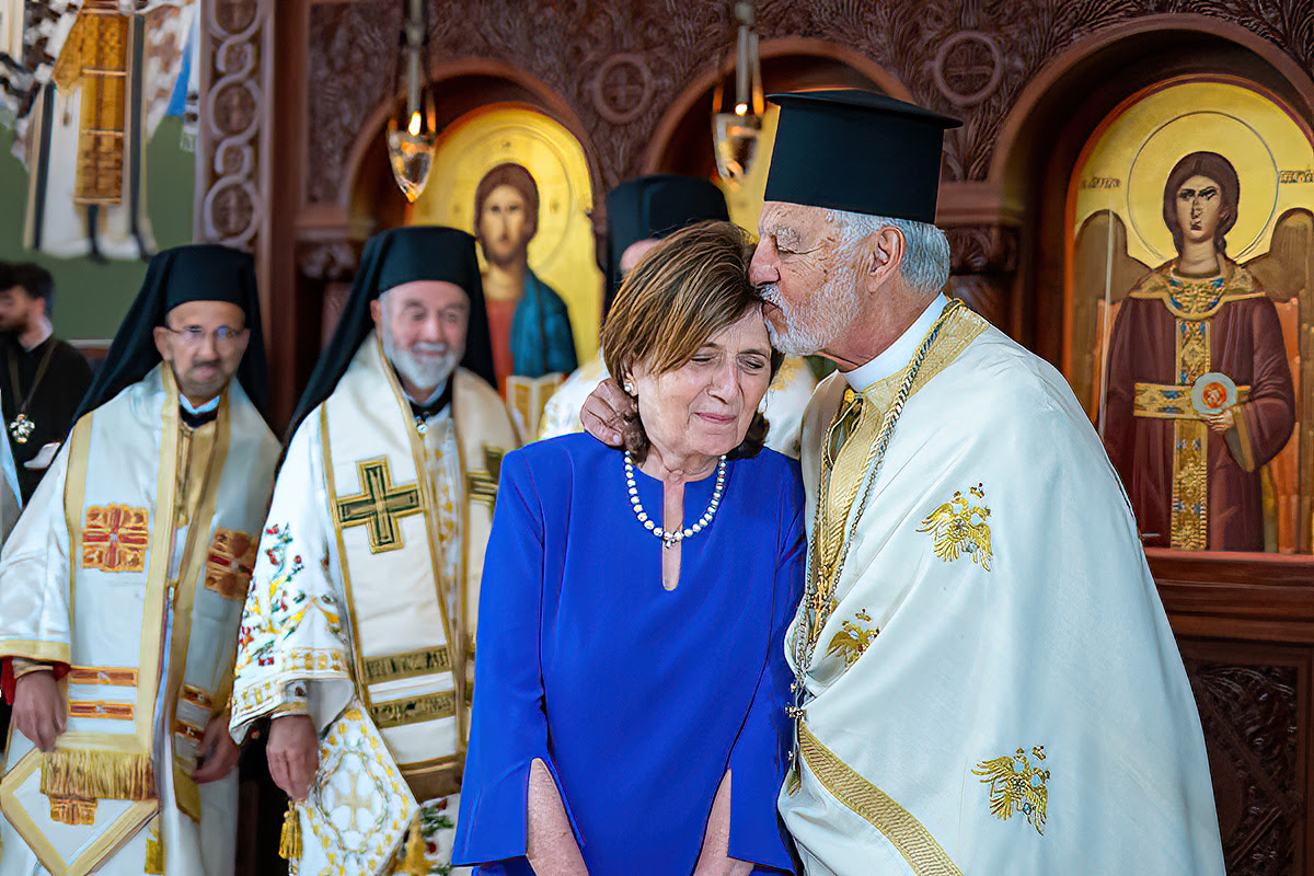 Father Alex and Presbytera Xanthi Karloutsos.