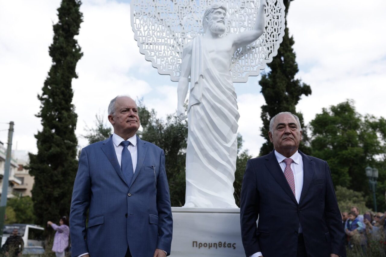 Αποκαλυπτήρια του πρώτου αγάλματος αφιερωμένου στους μικρομεσαίους – Απεικονίζει τον Προμηθέα, διαχρονικό σύμβολο δύναμης, θυσίας και προόδου Αποκαλυπτήρια αγάλματος μικρομεσαίους