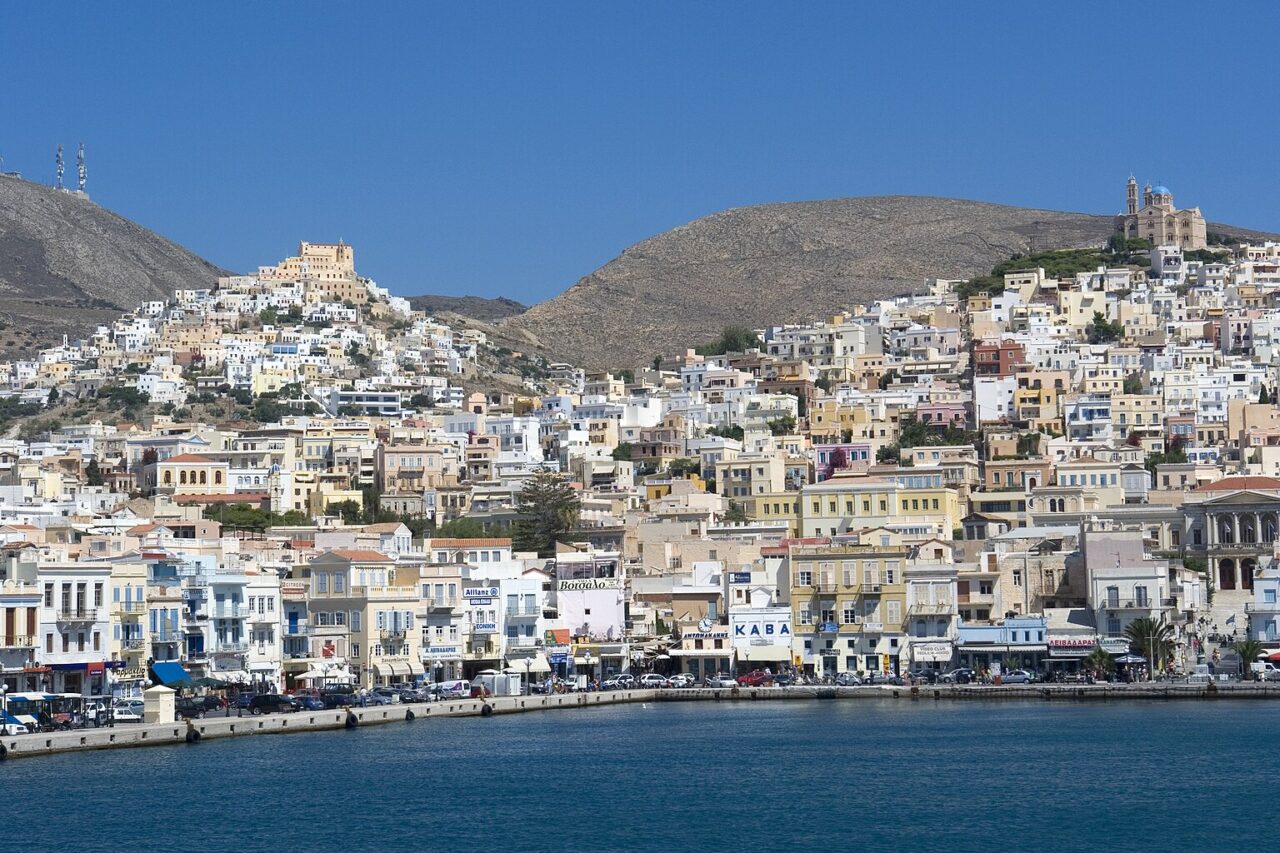 Σύρος: Στην κορυφή των προτεινόμενων νησιών για τις διακοπές των Ιταλών το φθινόπωρο Σύρος: Στην κορυφή των προτεινόμενων νησιών