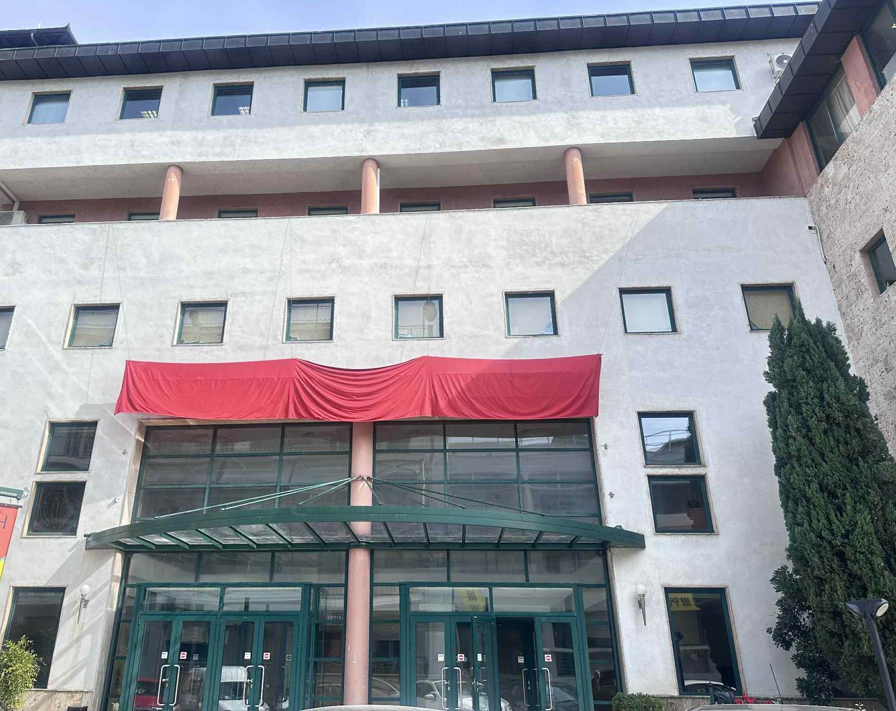 Το όνομα του Θάνου Μικρούτσικου θα δοθεί στον Χώρο Τεχνών Βέροιας