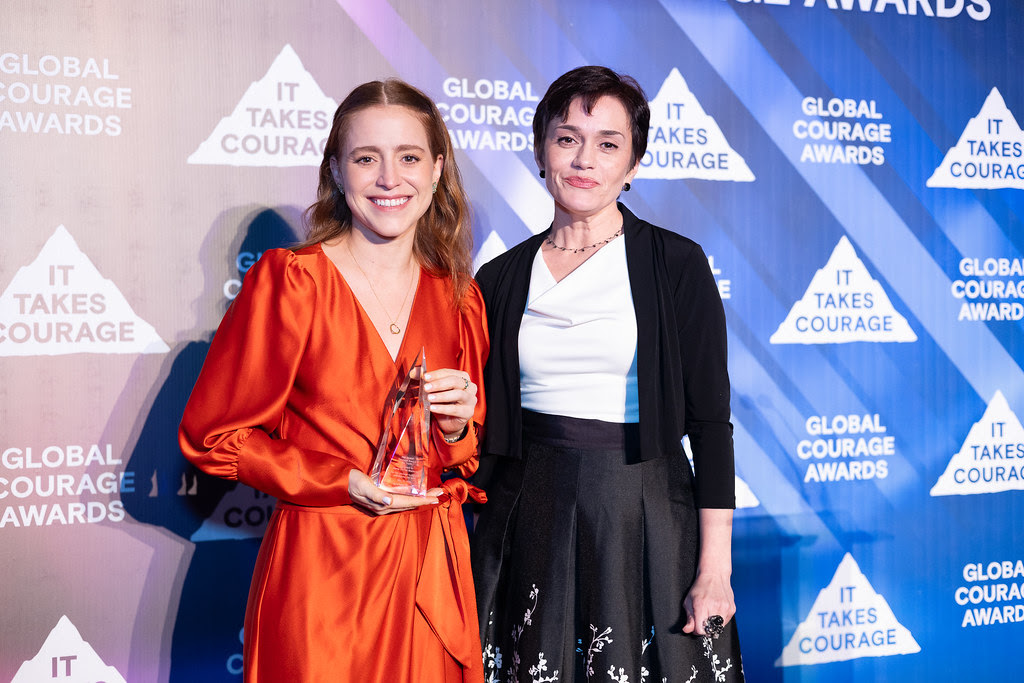 Ana Machado accepting the 2024 Global Courage Award for Truth with Evgenia Kara-Murza, wife of 2018 Courage Award winner Vladamir Kara-Murza.