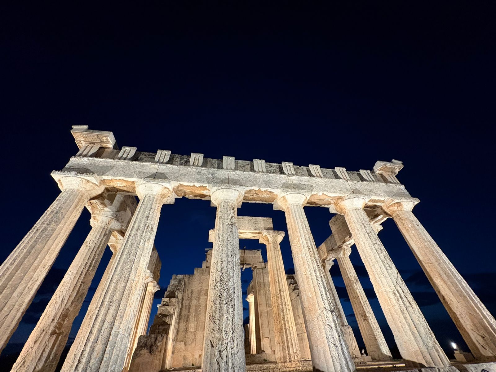 Ο Ναός της Αφαίας στην Αίγινα με τον νέο φωτισμό