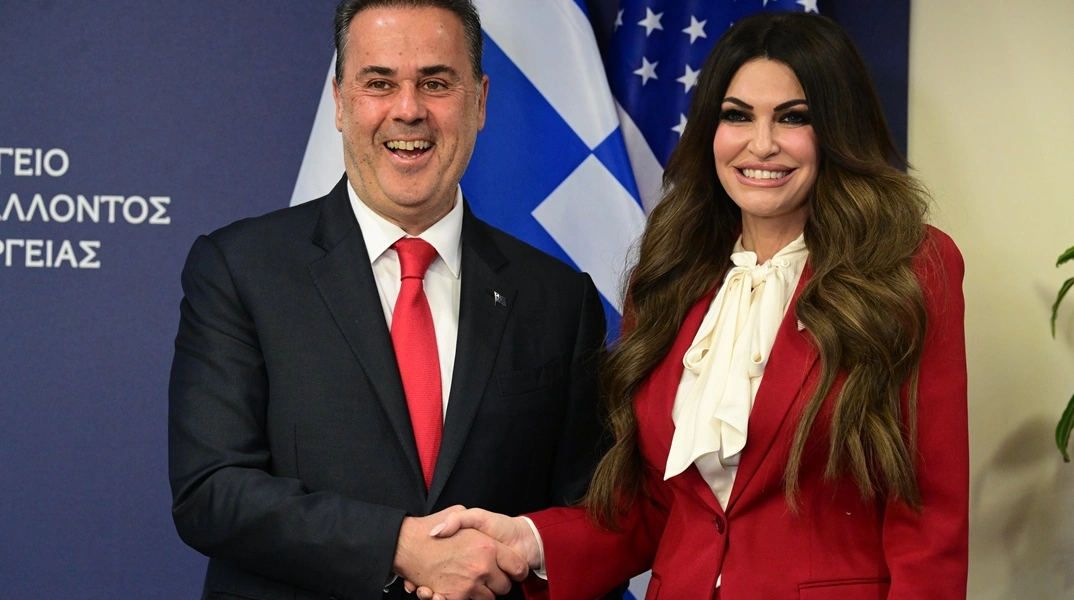 Ο ρόλος της Ελλάδας ως περιφερειακού ενεργειακού κόμβου στο επίκεντρο συνάντησης του ΥΠΕΝ Σταύρου Παπασταύρου με την πρέσβη των ΗΠΑ Κίμπερλι Γκίλφοϊλ Συνάντηση του Σταύρου Παπασταύρου με Κίμπερλι Γκίλφοϊλ