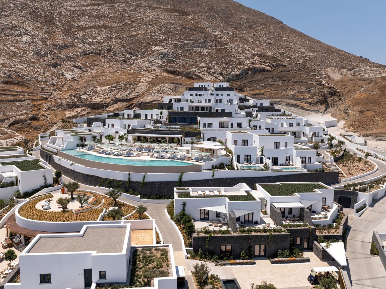 LXR Hotels & Resorts: Είσοδος στην Ελλάδα με το Sandblu Santorini LXR Hotels & Resorts: Στην Ελλάδα με το Sandblu Santorini