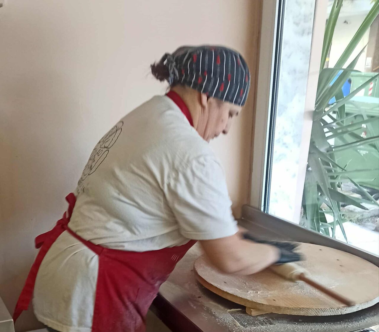Ταξίδι στον χρόνο με χειροποίητες πίτες ψημένες όπως παλιά