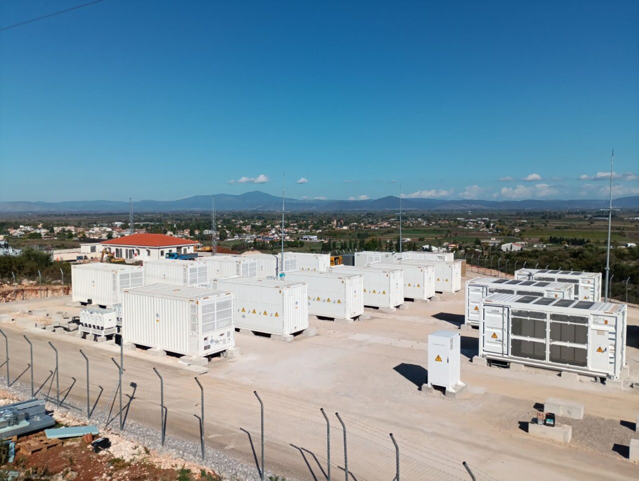 MORE κατασκευή ανεξάρτητων συστημάτων αποθήκευσης ενέργειας