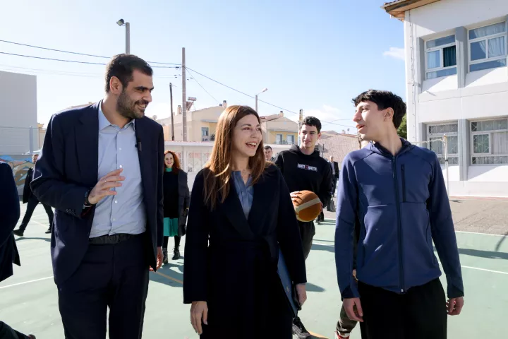 Στο 2ο ΓΕΛ Γέρακα η Σ. Ζαχαράκη και ο Π. Μαρινάκης για το πιλοτικό πρόγραμμα «Καλλιεργώντας Κριτικούς Αναγνώστες» «Καλλιεργώντας Κριτικούς Αναγνώστες»