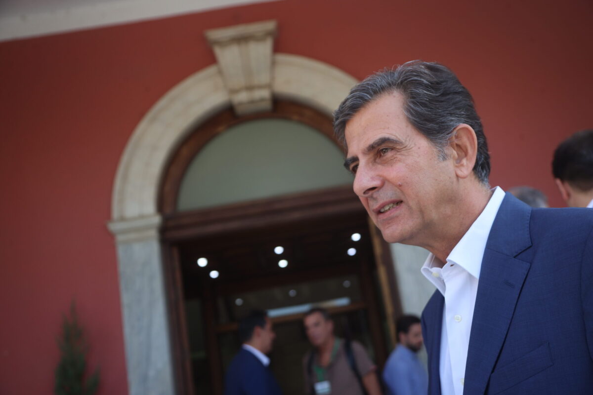 Επίσκεψη του ΥΜΑΘ στο Άγιον Όρος- Προσεχώς η διάθεση των 9 εκατ. ευρώ στις μονές για την αποκατάσταση των ζημιών από τους σεισμούς Επίσκεψη του ΥΜΑΘ στο Άγιον Όρος