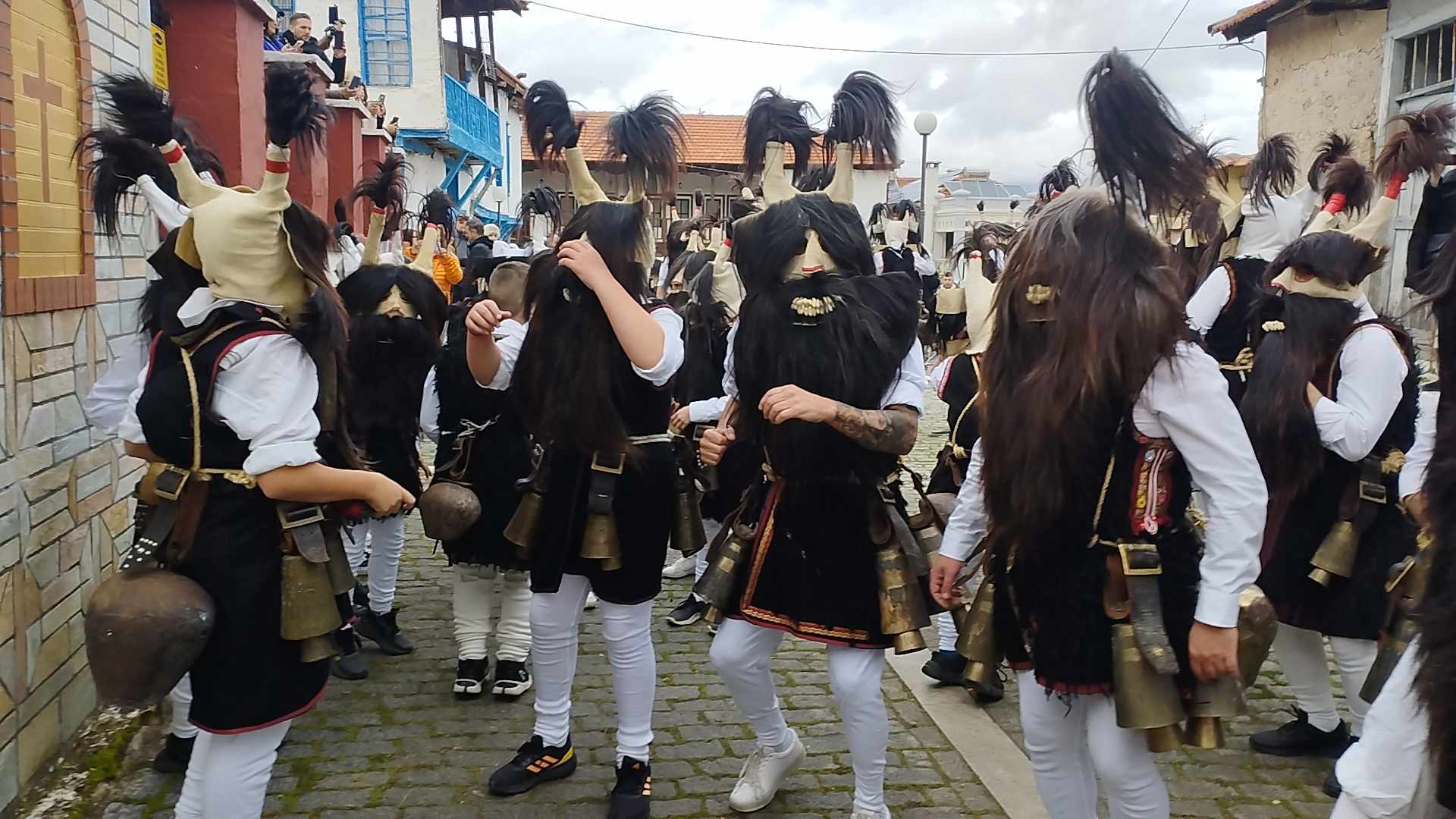 Σείεται και δονείται η Ηδωνίδα Γη από τα Διονυσιακά δρώμενα
