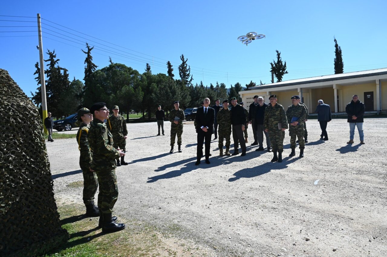 Αλλάζουν όλα στη στρατιωτική θητεία: Από την εκπαίδευση και τις τοποθετήσεις μέχρι την αύξηση της μηνιαίας αποζημίωσης και την αναβάθμιση του συσσιτίου Αλλάζουν όλα στη στρατιωτική θητεία