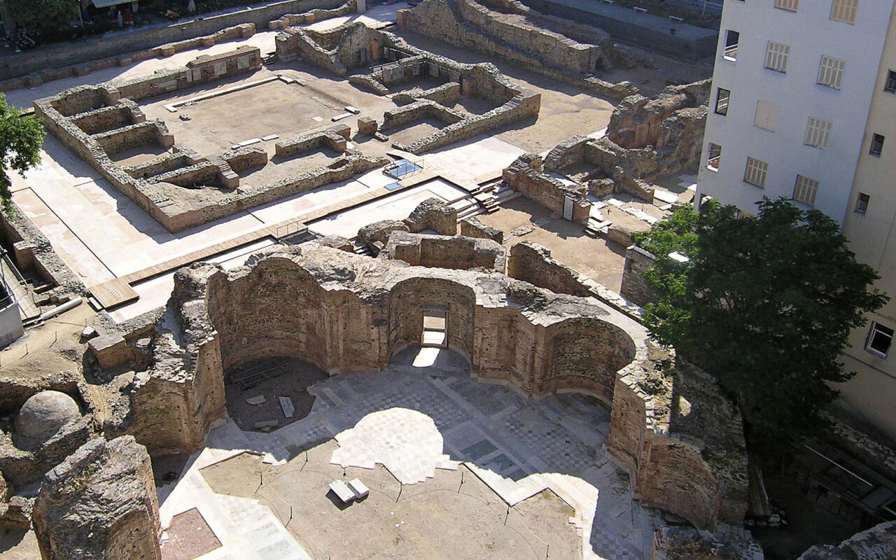 Υπόθεση όλων η προστασία του Γαλεριανού συγκροτήματος
