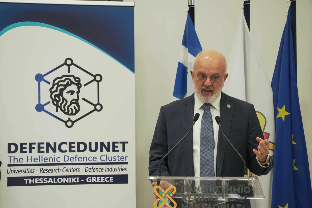 Β. Ο κ. Τάσος Ροζολής Πρόεδρος του DefencEduNet και του ΣΕΚΠΥ