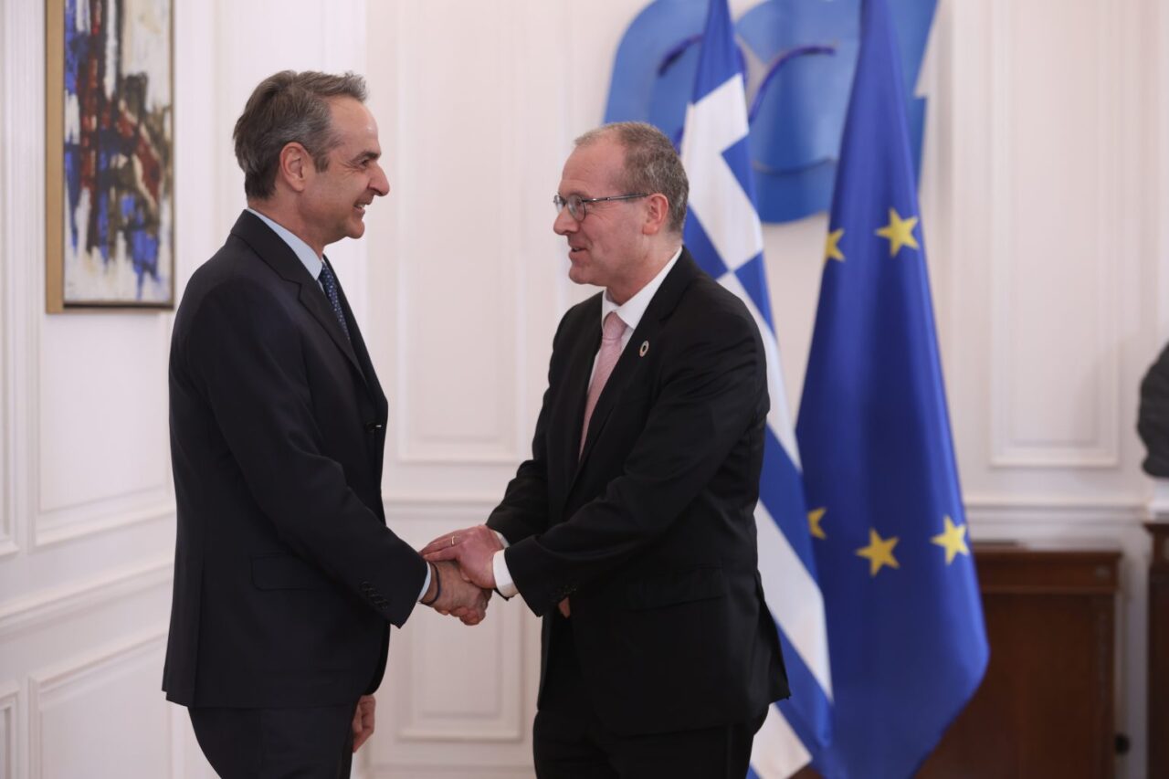 Συνάντηση του πρωθυπουργού Κυρ.Μητσοτάκη με τον Περιφερειακό Διευθυντή Ευρώπης του Παγκόσμιου Οργανισμού Υγείας Hans Kluge- Η χώρα μας έχει εξελιχθεί σε πρωτοπόρο ως προς αυτά τα προγράμματα, ενώ ήμασταν ουραγοί, είπε ο κ.Μητσοτάκης Συνάντηση πρωθυπουργού με Hans Kluge
