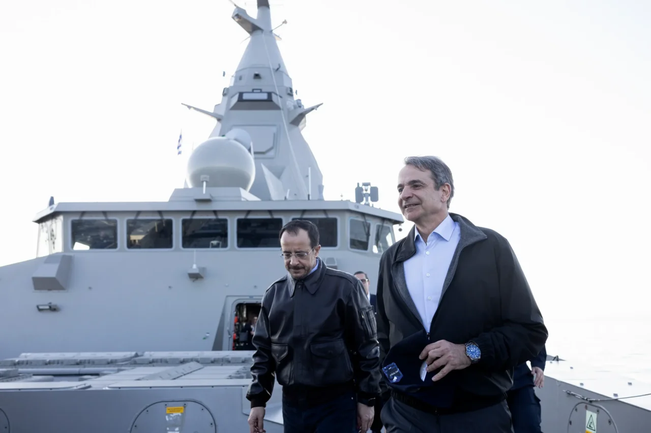 Επίσκεψη Κυρ. Μητσοτάκη – Ν. Χριστοδουλίδη στη φρεγάτα «Κίμων»: Κυρ. Μητσοτάκης: «Να ξέρετε πάντα ότι είμαστε εδώ για ό,τι χρειαστεί» Επίσκεψη Μητσοτάκη - Χριστοδουλίδη στη φρεγάτα «Κίμων»
