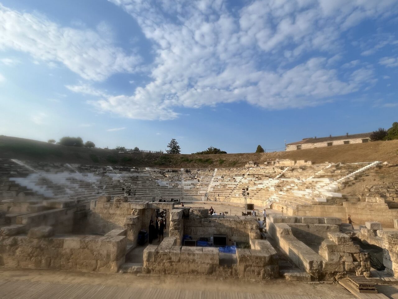 Αποκαθίσταται το σκηνικό οικοδόμημα του αρχαίου θεάτρου της Λάρισας – Θωρακίζεται με έργα πυροπροστασίας Αποκαθίσταται το σκηνικό οικοδόμημα του αρχαίου θεάτρου Λάρισας
