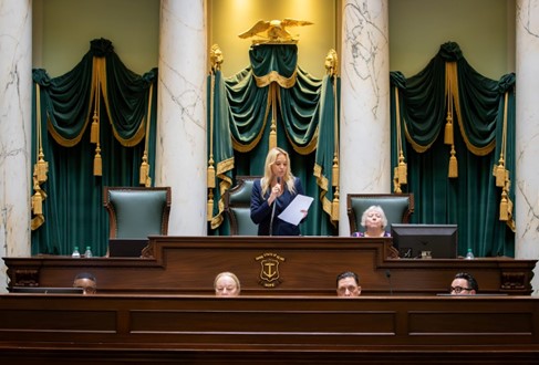 Keynote speaker Dr. Yanna Darilis addressing the Senate