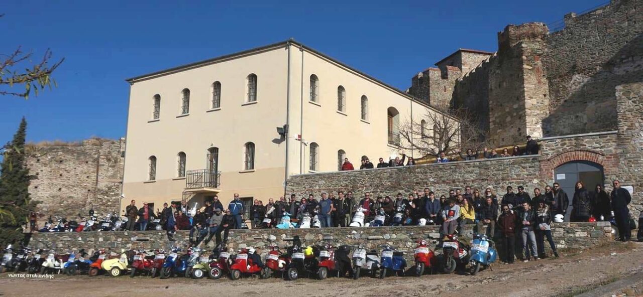 Χιλιόμετρα πάνω σε μια vespa – Ταξίδια στον κόσμο