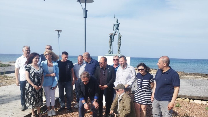 Κύπρος: Το Παραλίμνι, με την καλύτερη παραλία στην Ευρώπη, αναπτύσσεται τουριστικά, αλλά δεν ξεχνά την ιστορία, λέει ο δήμαρχος Γ. Νικολέττος Το Παραλίμνι με την καλύτερη παραλία στην Ευρώπη