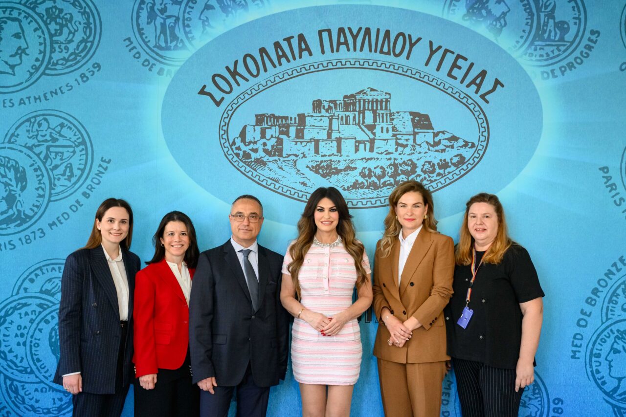 Το εργοστάσιο «Παυλίδη» επισκέφθηκε η Kimberly Guilfoyle