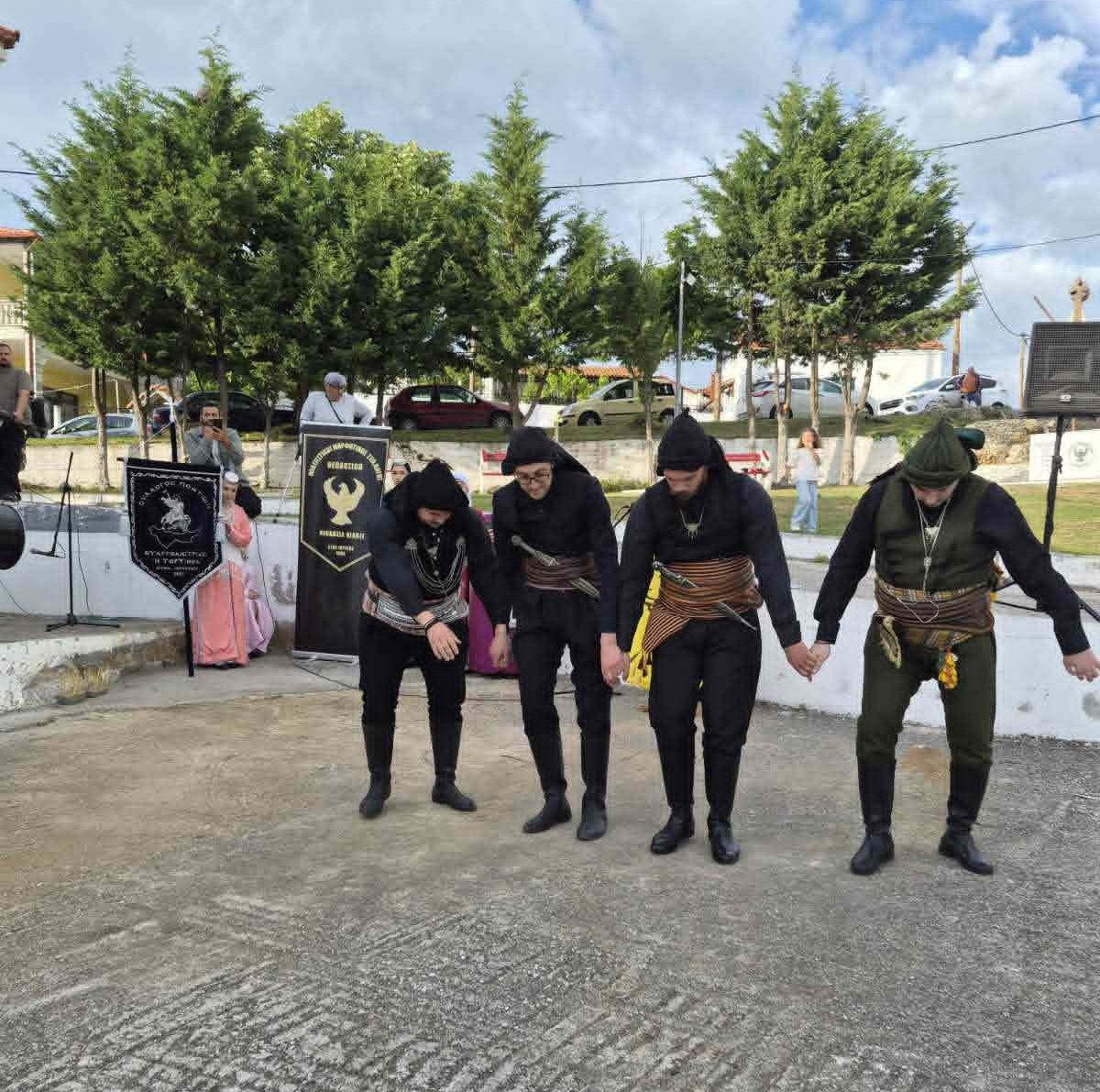 Κιλκίς: Μνημείο ποντιακής λύρας στα Θεοδόσια