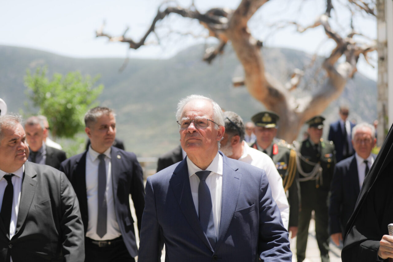 Ο ΠτΔ ανακηρύχθηκε επίτιμος δημότης Διστόμου – Κ.Τασούλας: Δικαίωση είναι να νοιαζόμαστε για τον τόπο μας, να νοιαζόμαστε για την ενότητά μας Ο ΠτΔ ανακηρύχθηκε επίτιμος δημότης Διστόμου