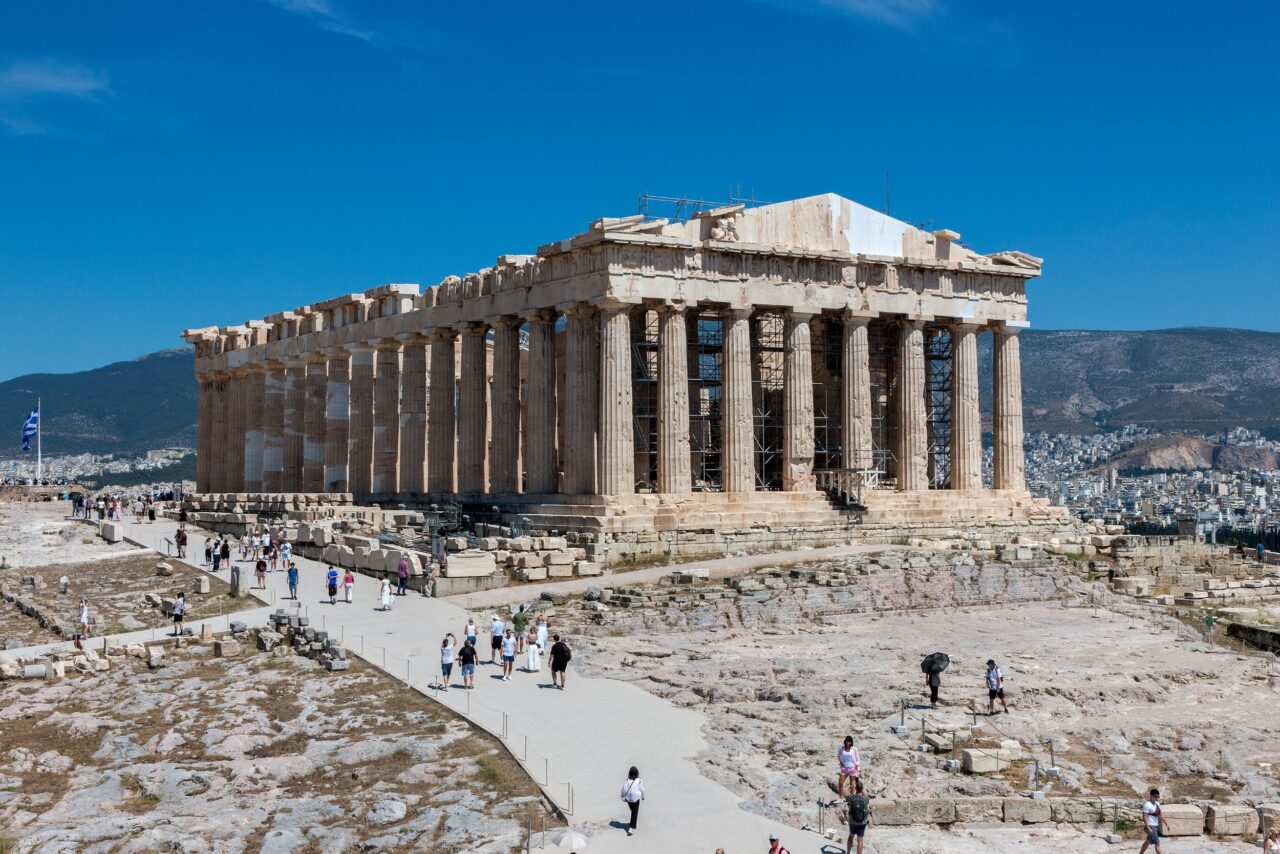 Λ. Μενδώνη: «Το δυτικό αέτωμα του Παρθενώνα συμπληρώνεται μετά από 220 χρόνια – Τα ικριώματα απομακρύνθηκαν οριστικά από τη δυτική όψη του μνημείου» Το δυτικό αέτωμα του Παρθενώνα συμπληρώνεται μετά από 220 χρόνια
