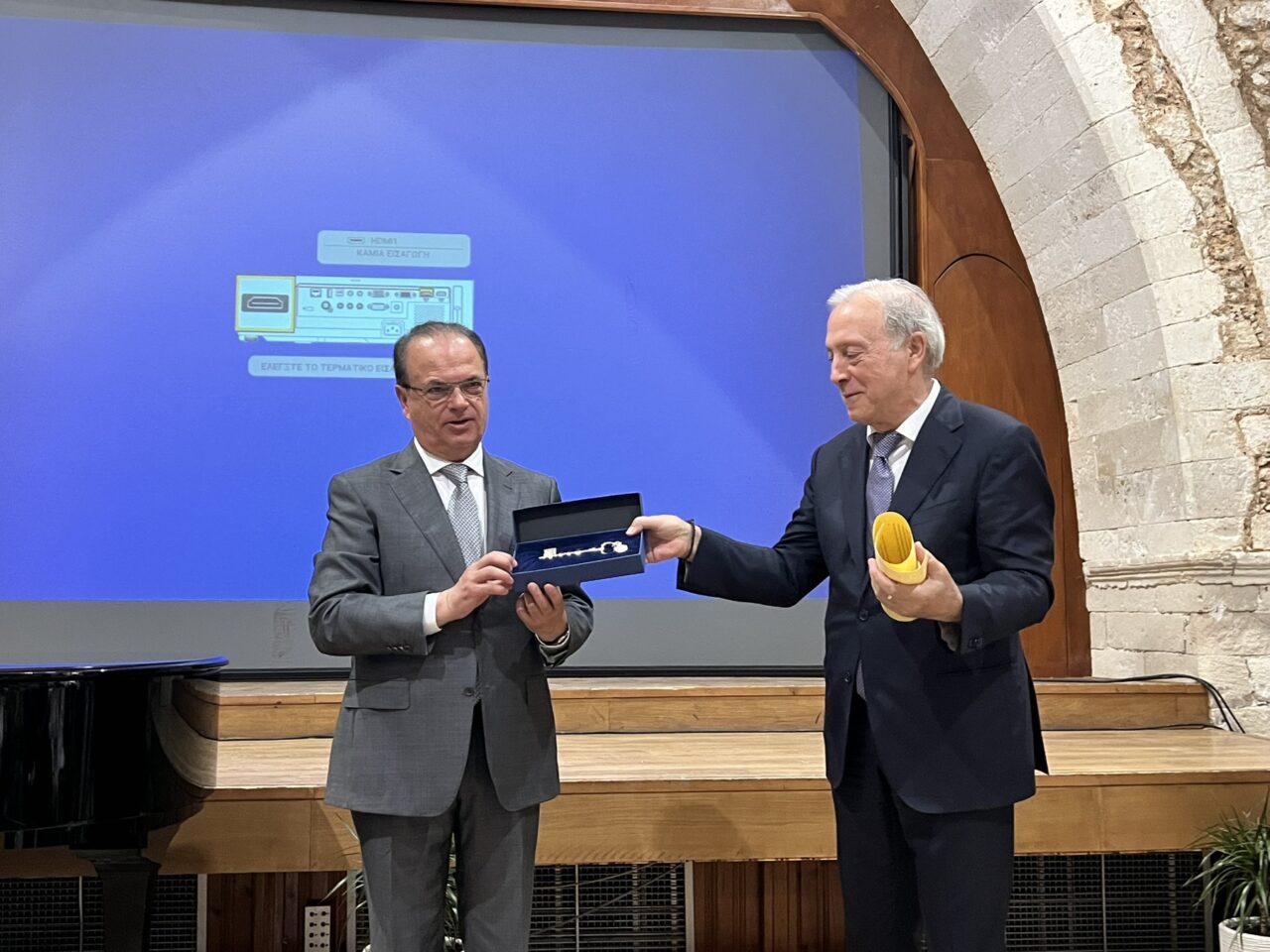 Επίτιμος δημότης Ρεθύμνης ο Νίκος Σταμπολίδης