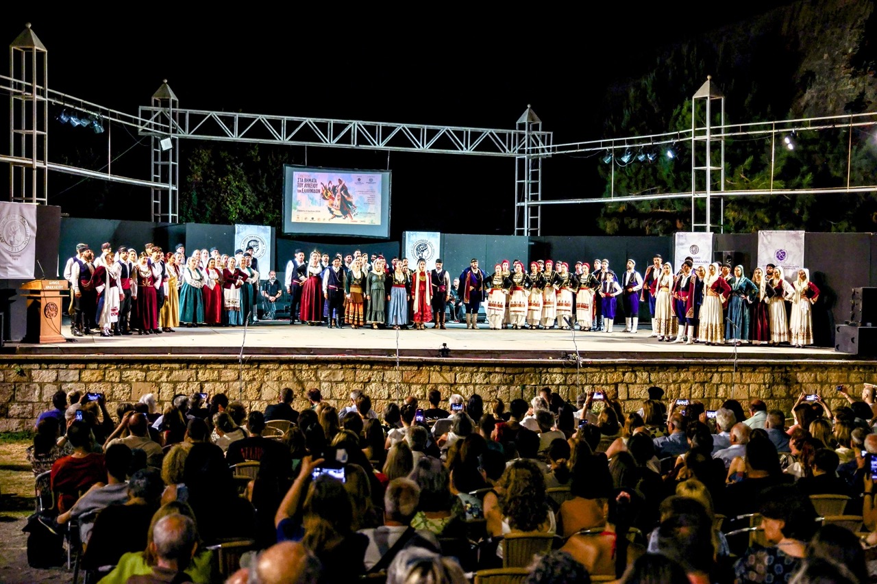 Ηράκλειο: Ιστορικό αντάμωμα παράδοσης και ενότητας στην εκδήλωση «Στα βήματα του Λυκείου των Ελληνίδων» «Στα βήματα του Λυκείου των Ελληνίδων» αντάμωμα παράδοσης